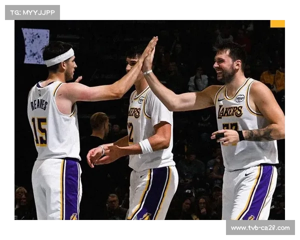 拉拉维亚成湖人新发现，白人三少助力球队连胜